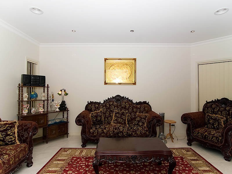 55 Villawood Avenue, Roxburgh Park VIC 3064