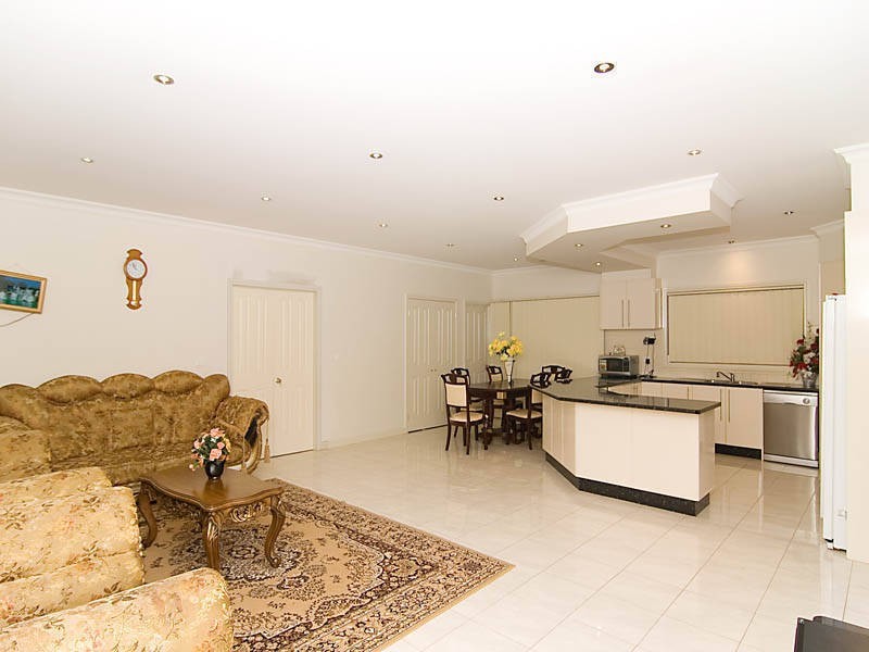 55 Villawood Avenue, Roxburgh Park VIC 3064