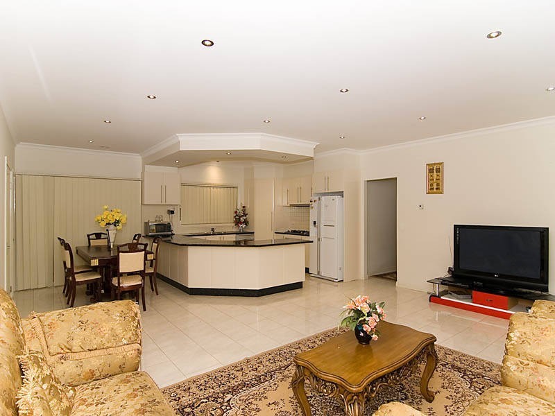 55 Villawood Avenue, Roxburgh Park VIC 3064