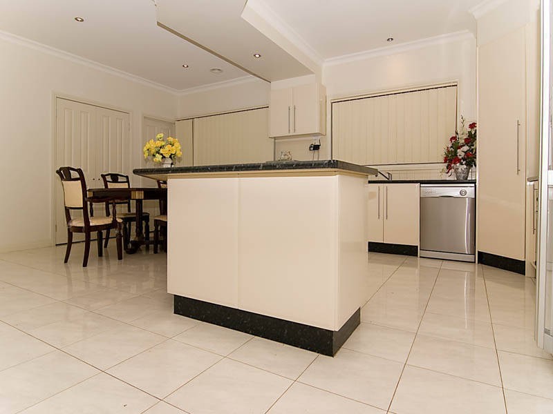 55 Villawood Avenue, Roxburgh Park VIC 3064