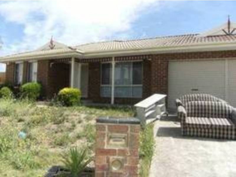 7 Pinnock Avenue, Roxburgh Park VIC 3064