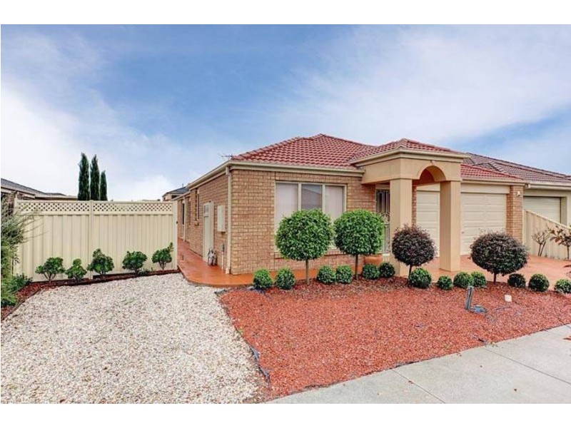 8 Villawood Avenue, Roxburgh Park VIC 3064