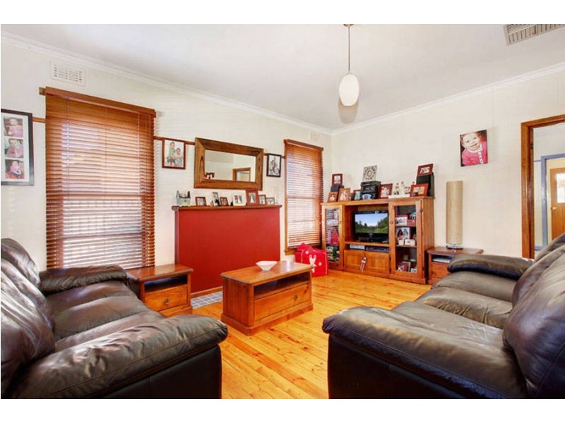 48 VIEW STREET, Glenroy VIC 3046