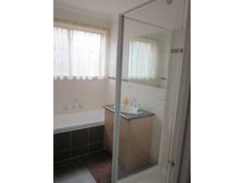 10 Limerick Court, Roxburgh Park VIC 3064