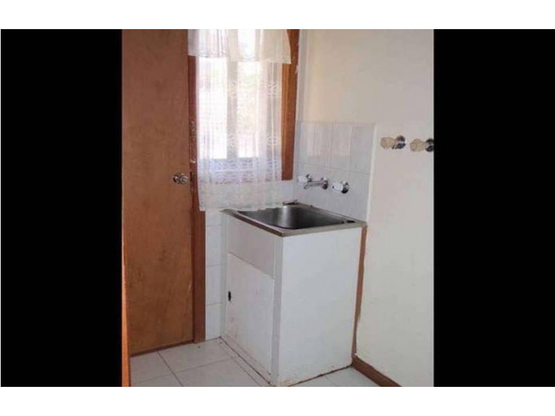 5B Ashleigh Crescent, Meadow Heights VIC 3048