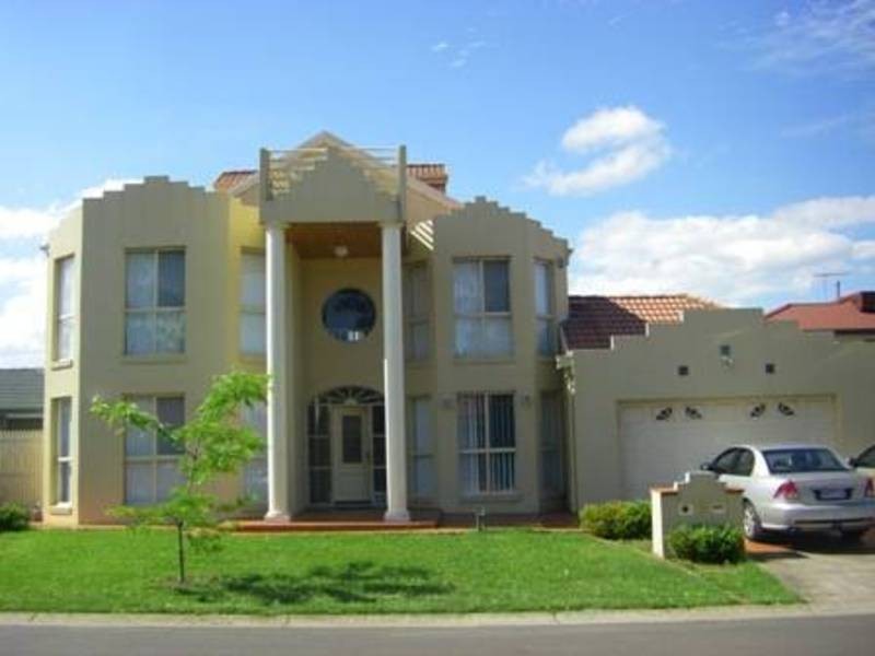 4 Bonney Place, Roxburgh Park VIC 3064