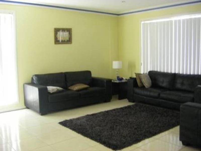 4 Bonney Place, Roxburgh Park VIC 3064