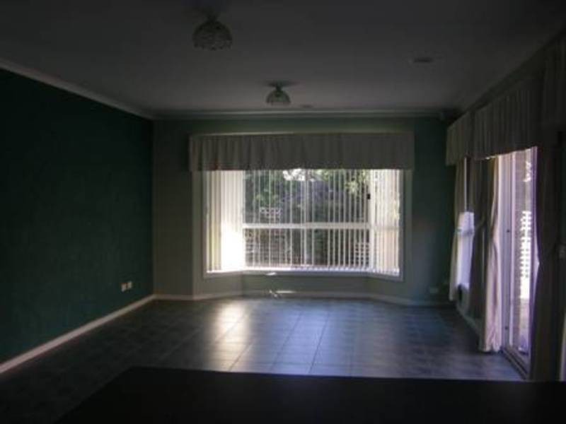 39 Rio Grande Drive, Roxburgh Park VIC 3064