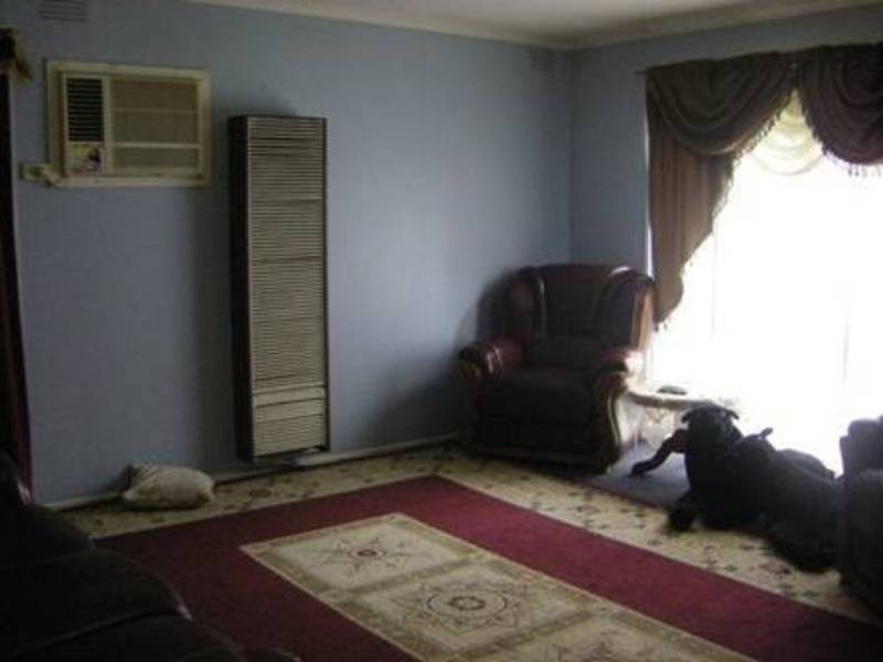 8 Denver Court, Meadow Heights VIC 3048