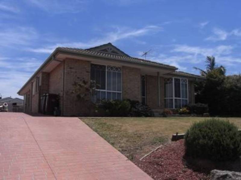 29 Magnolia Boulevard, Meadow Heights VIC 3048