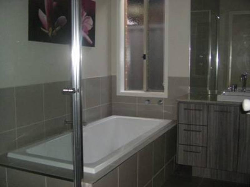 5 Wyperfeld Avenue, Craigieburn VIC 3064