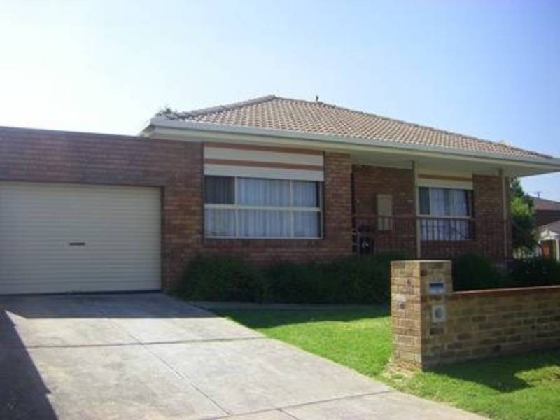 2 Amarina Close, Meadow Heights VIC 3048
