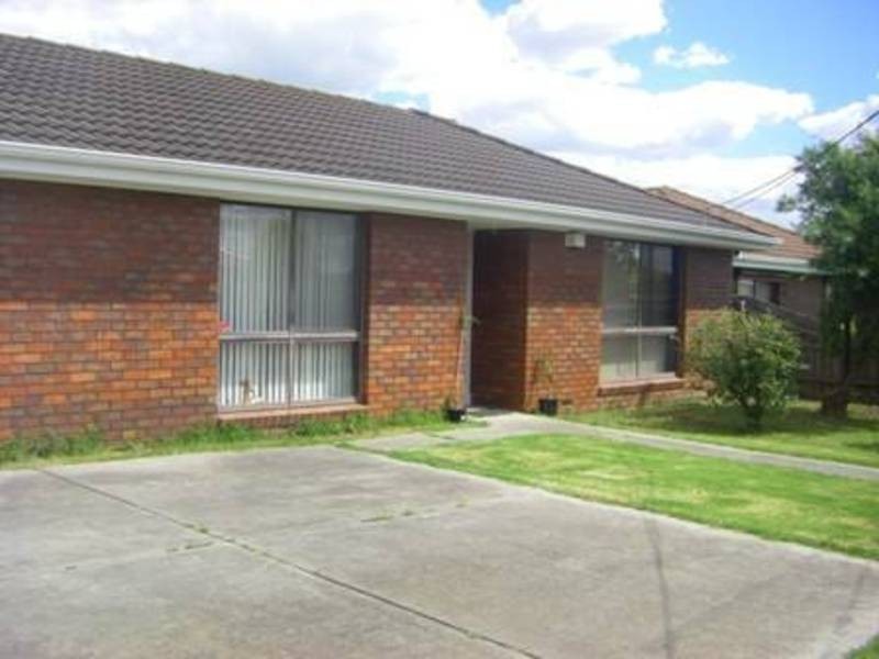 110 Rokewood Crescent, Meadow Heights VIC 3048