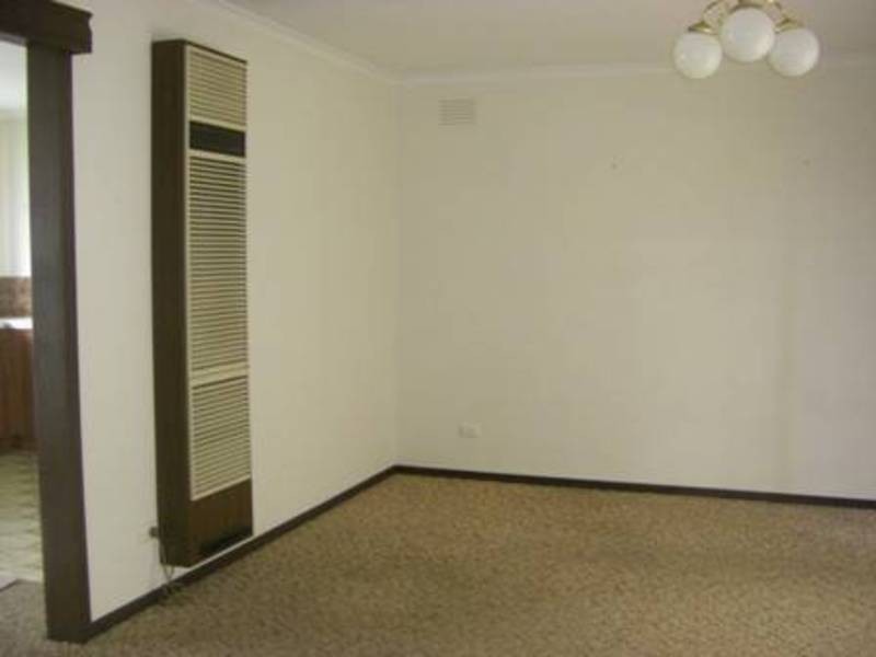 110 Rokewood Crescent, Meadow Heights VIC 3048