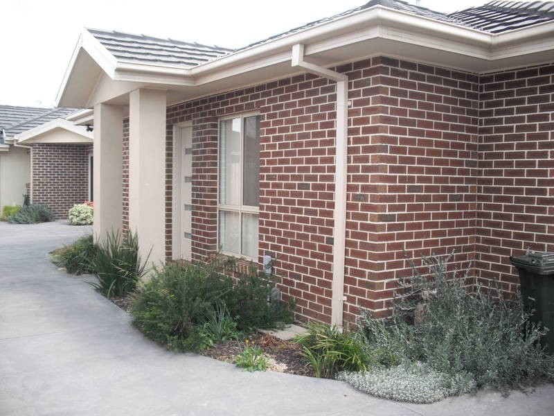 2/7  Leonard Avenue, Glenroy VIC 3046