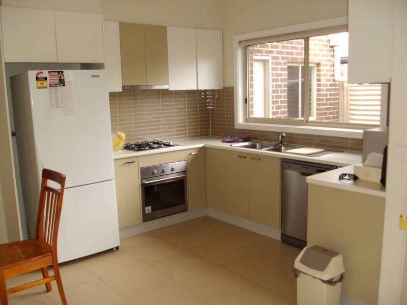 2/7  Leonard Avenue, Glenroy VIC 3046