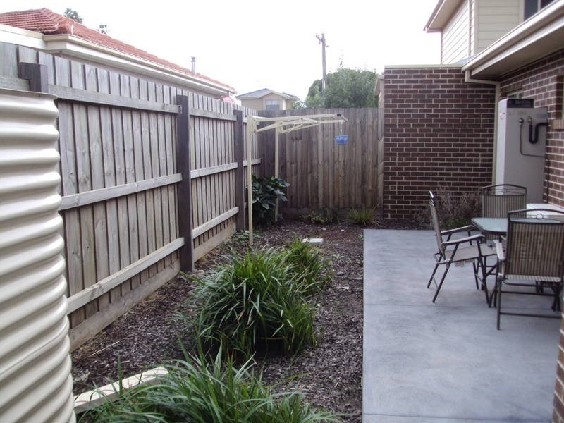 2/7  Leonard Avenue, Glenroy VIC 3046