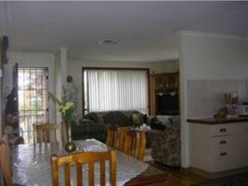 2/8 Bond Court, Meadow Heights VIC 3048