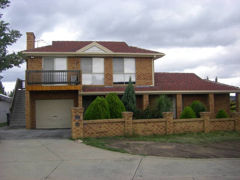 8 Buxton Cout, Meadow Heights VIC 3048