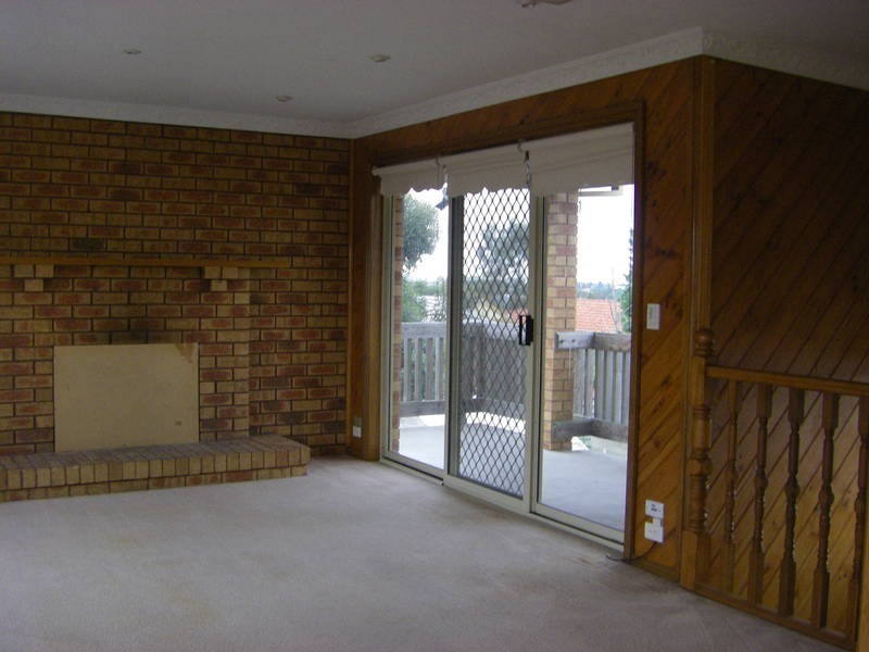 8 Buxton Cout, Meadow Heights VIC 3048