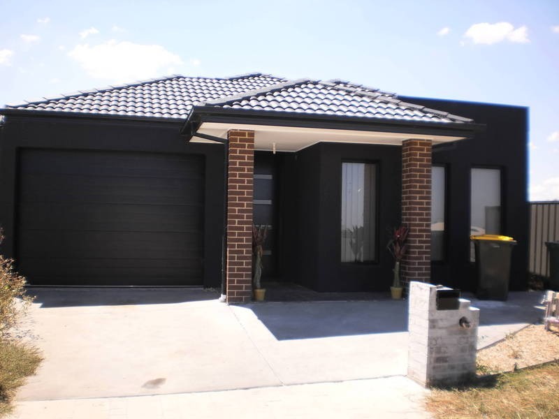 26 Oakgrove Drive, Craigieburn VIC 3064