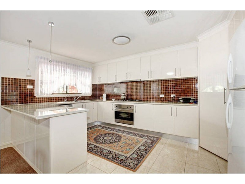 14 McNicol Close, Meadow Heights VIC 3048