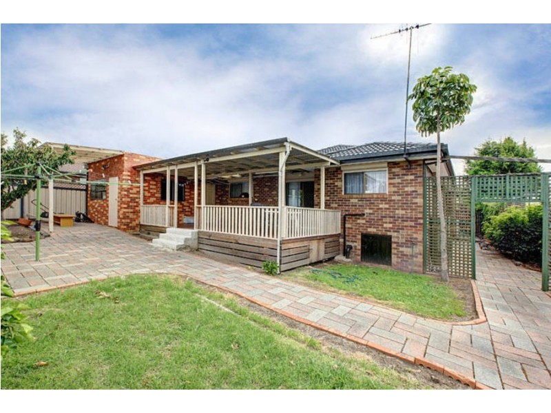 14 McNicol Close, Meadow Heights VIC 3048