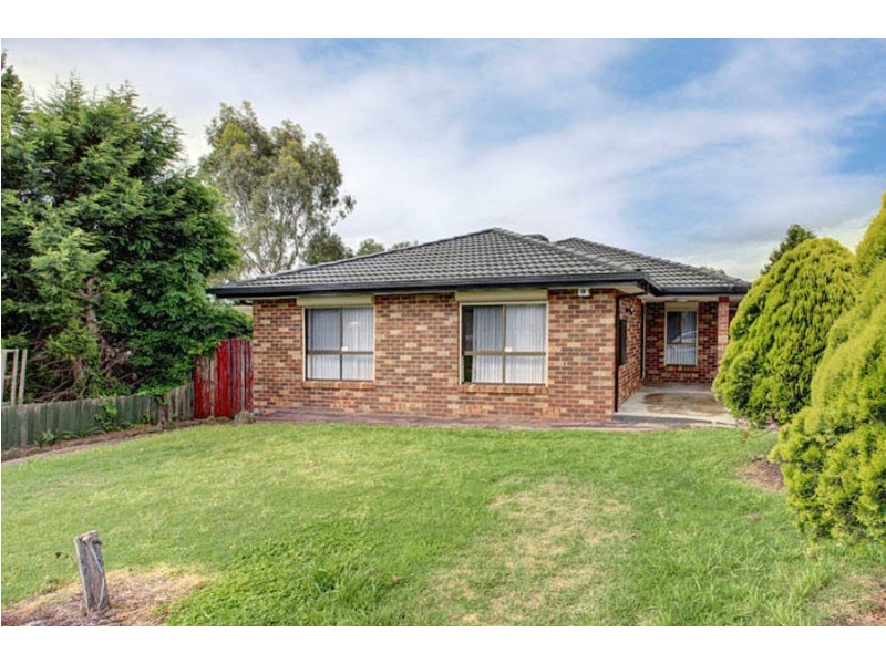 14 McNicol Close, Meadow Heights VIC 3048