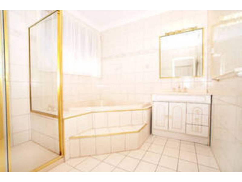 17 Magnolia Boulevard, Meadow Heights VIC 3048