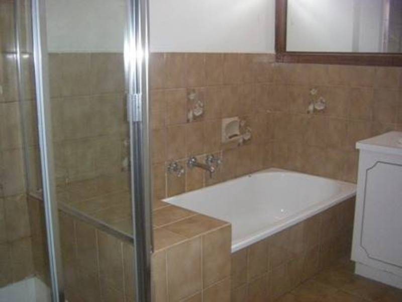 24 Redesdale Street, Meadow Heights VIC 3048