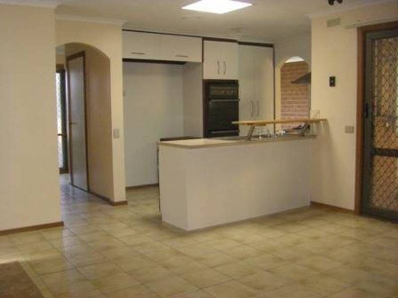 7 Magpie Court, Meadow Heights VIC 3048