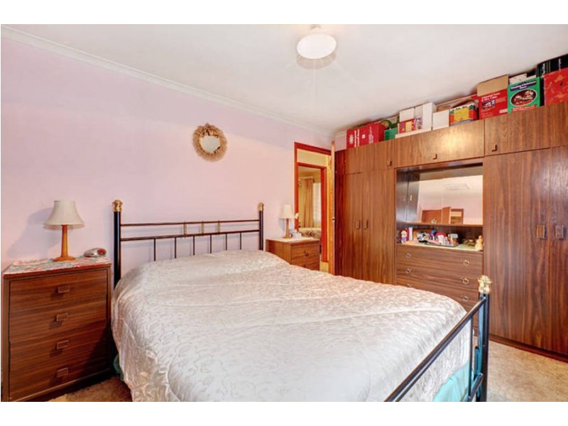 1 Bendoc Court, Meadow Heights VIC 3048