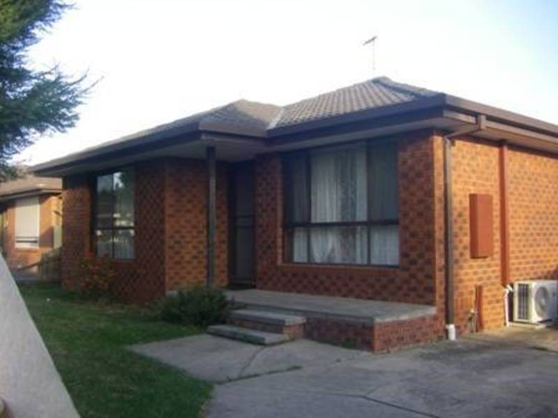 1/8 Yaralla Court, Meadow Heights VIC 3048