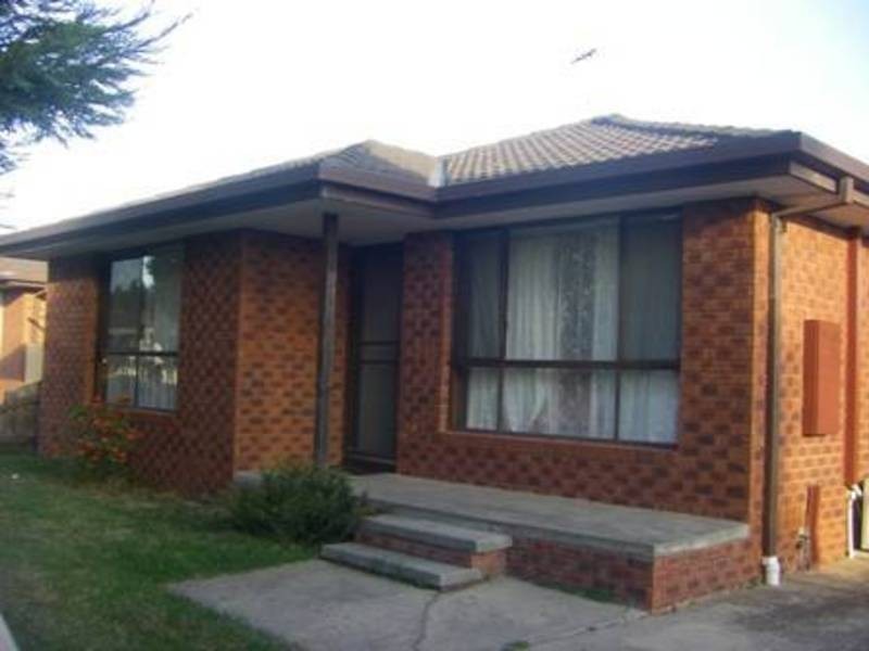 1/8 Yaralla Court, Meadow Heights VIC 3048