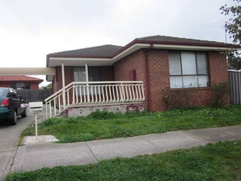 2/43 Pinnaroo Circuit, Meadow Heights VIC 3048