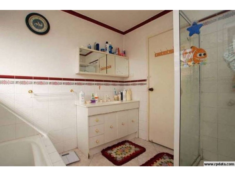 8 Jane Court, Meadow Heights VIC 3048