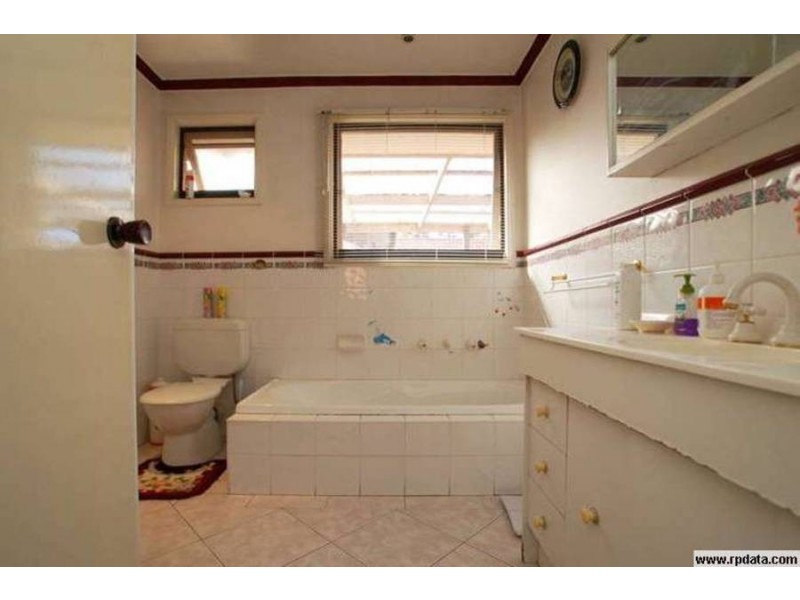 8 Jane Court, Meadow Heights VIC 3048