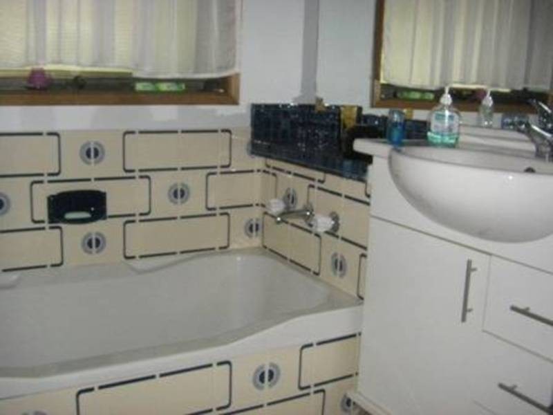 15 Haddon Circuit, Meadow Heights VIC 3048