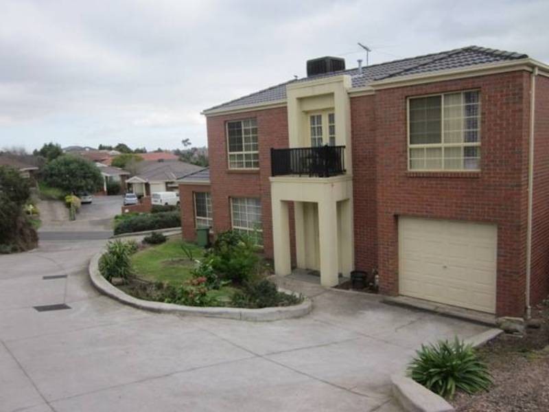 2/30-32 Papworth Place, Meadow Heights VIC 3048