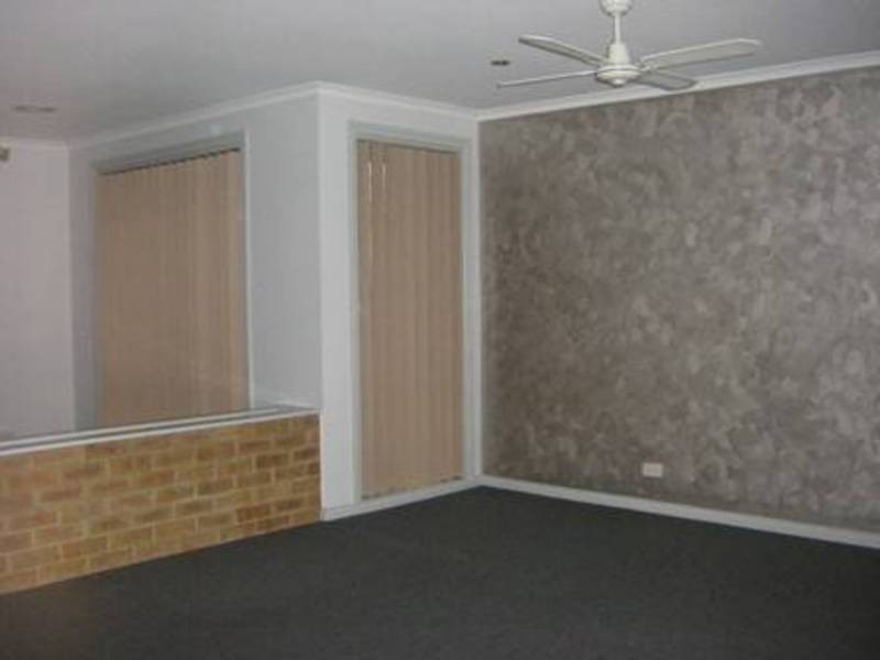 10 Woodworth Circuit, Roxburgh Park VIC 3064