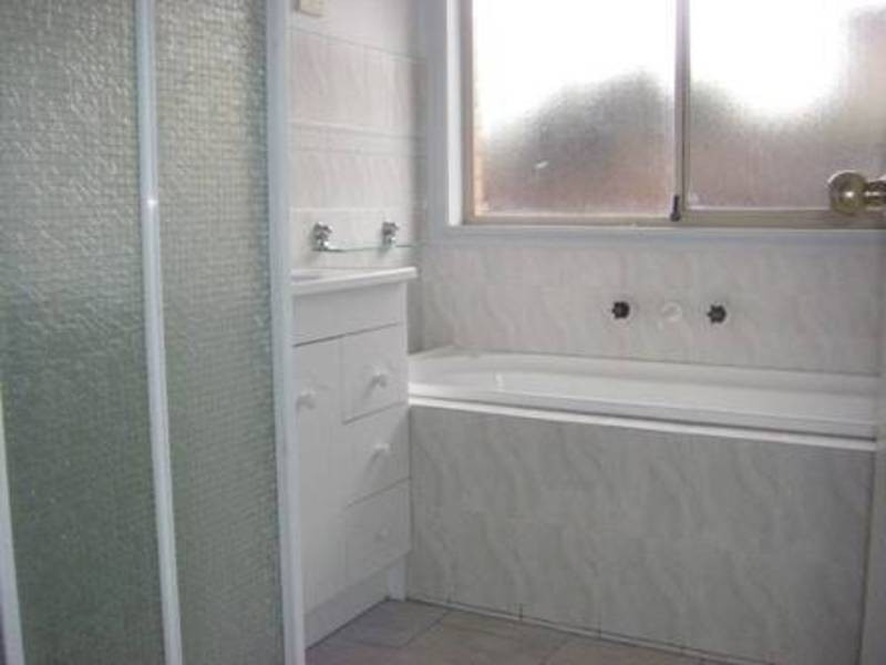 10 Woodworth Circuit, Roxburgh Park VIC 3064