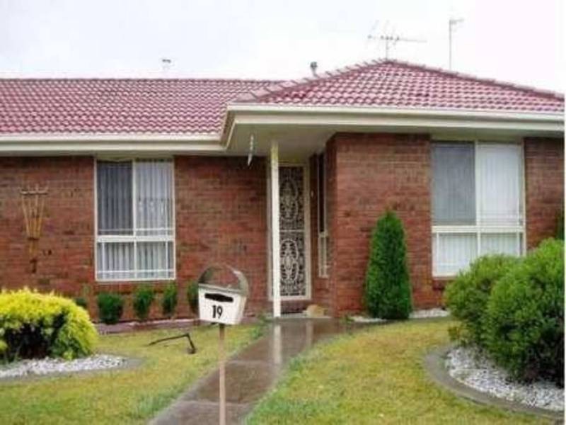 19 Johnson Bowl, Meadow Heights VIC 3048