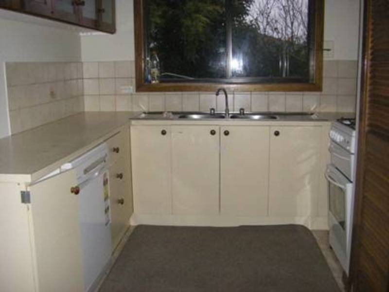 2/20 Sheok Court, Meadow Heights VIC 3048