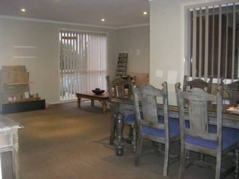 10 Themeda Court, Meadow Heights VIC 3048