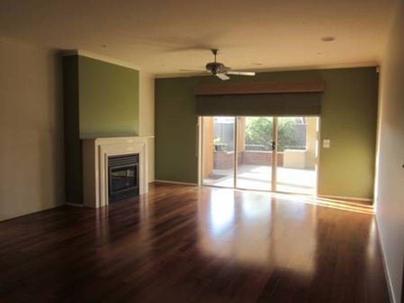 33 Princess Circuit, Craigieburn VIC 3064