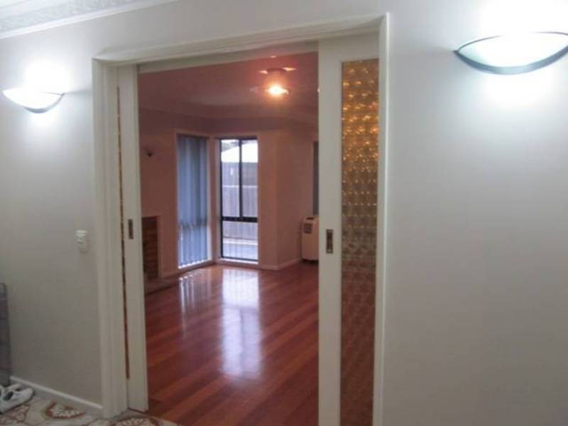 11 Clunes Avenue, Dallas VIC 3047