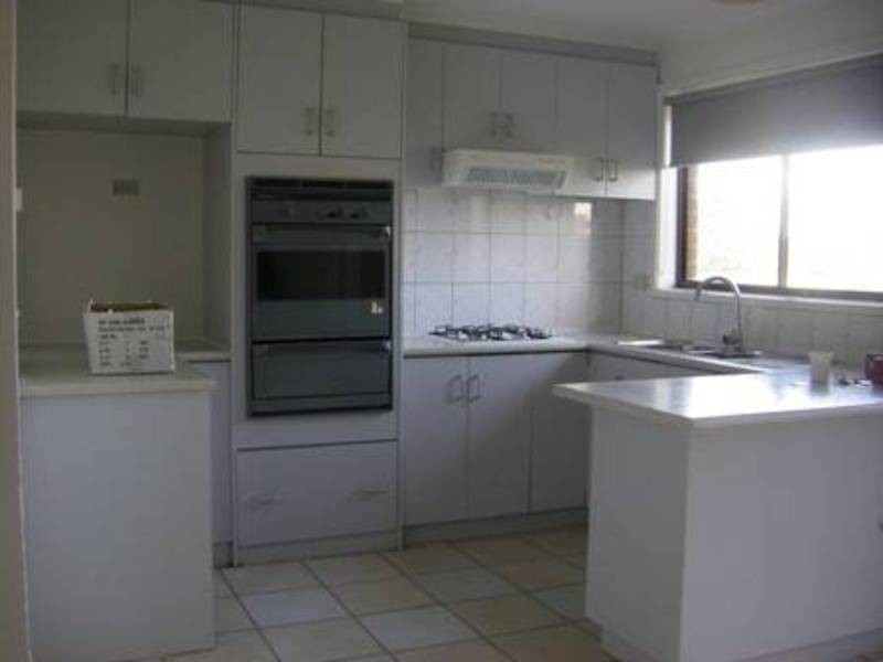 5 Goodenia Close, Meadow Heights VIC 3048