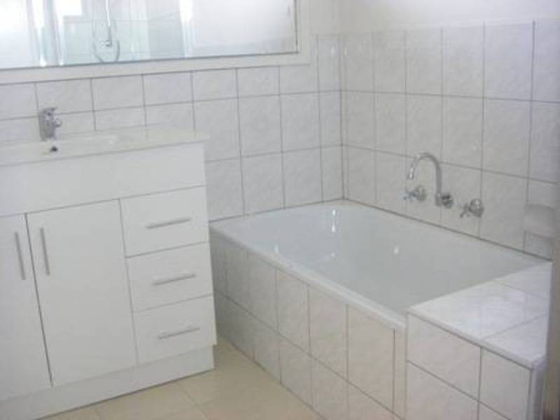 5 Goodenia Close, Meadow Heights VIC 3048