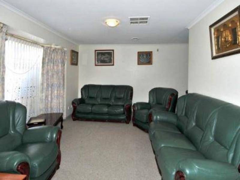 19 Woods Close, Meadow Heights VIC 3048