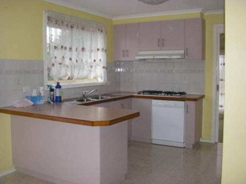 13 Manna Court, Meadow Heights VIC 3048